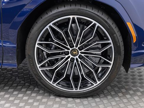 Used 2026 Lamborghini Urus SE AWD/4WD image 60