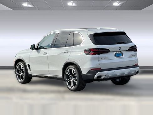 New 2026 BMW X5 xDrive40i image 3