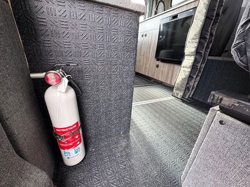 Used 2021 Ford Transit 350 Medium Roof AWD image 25