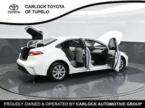 Used 2025 Toyota Corolla LE FWD image 46
