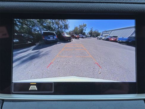 Used 2023 Cadillac XT6 Luxury image 23