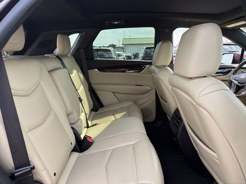 Used 2017 Cadillac XT5 Luxury w/ Driver Awareness Package FWD image 40