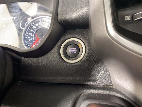 Used 2019 RAM 1500 Big Horn AWD/4WD image 25