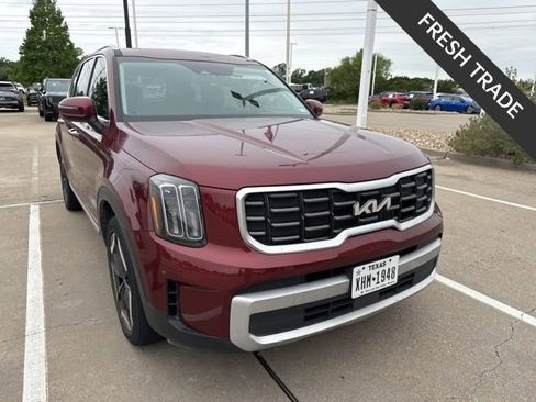 Used 2024 Kia Telluride S w/ S Sunroof Package FWD image 1