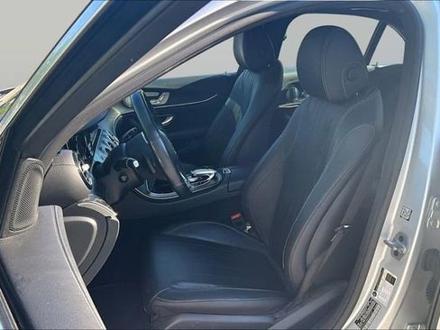 Used 2019 Mercedes-Benz E 300 4MATIC image 11