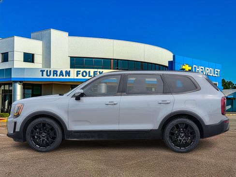 Used 2022 Kia Telluride SX w/ Nightfall Edition Package AWD/4WD image 2