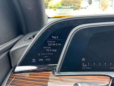 Used 2023 Cadillac Escalade ESV Premium Luxury image 27