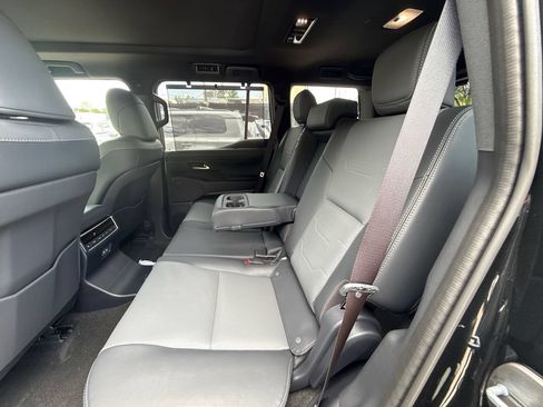 Used 2026 Lexus GX 550 w/ Cold Area Package AWD/4WD image 11