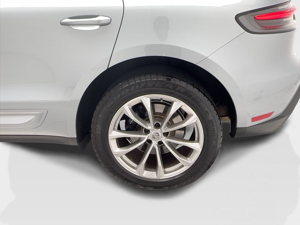 Used 2024 Porsche Macan AWD/4WD image 13