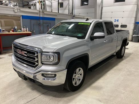 Used 2018 GMC Sierra 1500 SLE w/ SLE Value Package image 3