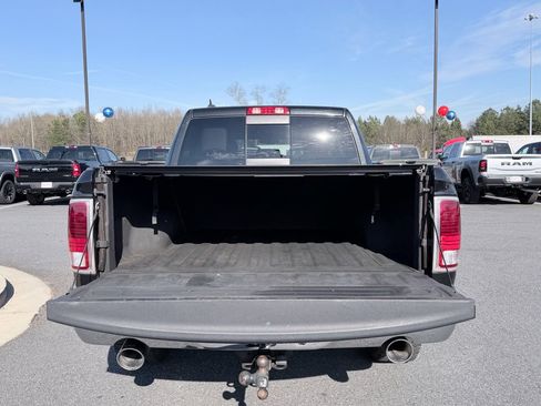 Used 2018 RAM 1500 Laramie image 9