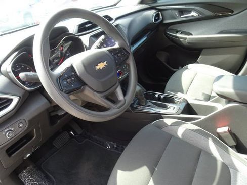 Used 2022 Chevrolet TrailBlazer LT w/ Driver Confidence Package FWD image 12