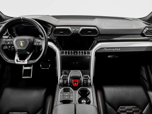 Used 2020 Lamborghini Urus image 24