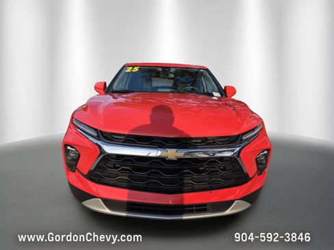 Certified 2025 Chevrolet Blazer LT FWD image 9