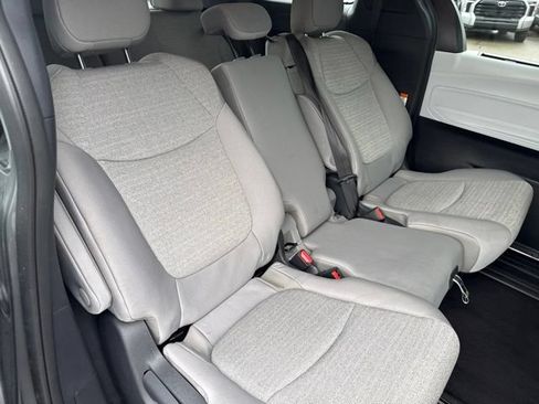 Used 2026 Toyota Sienna LE FWD image 18