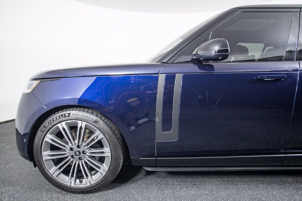 Used 2023 Land Rover Range Rover SE AWD/4WD image 14