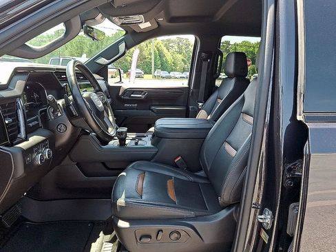 Used 2023 GMC Sierra 1500 AT4 w/ Technology Package AWD/4WD image 13