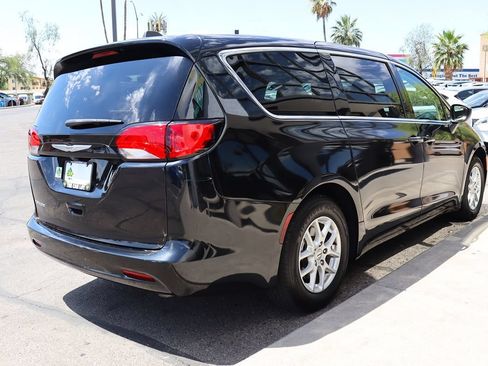 Used 2021 Chrysler Voyager LX w/ Cold Weather Group FWD image 13