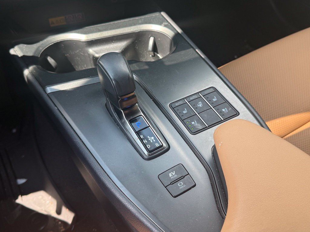 Used 2025 Lexus UX 300h AWD w/ Cold Area Package image 18