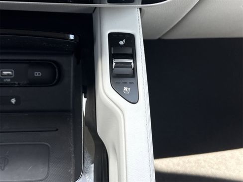 Used 2022 Kia Telluride EX w/ EX Premium Package image 32