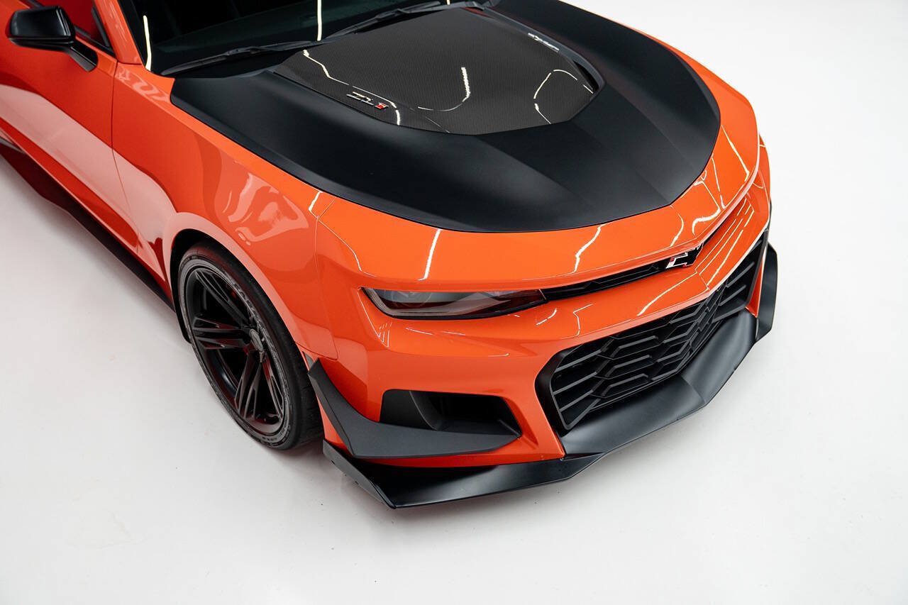 Used 2019 Chevrolet Camaro ZL1 RWD image 7