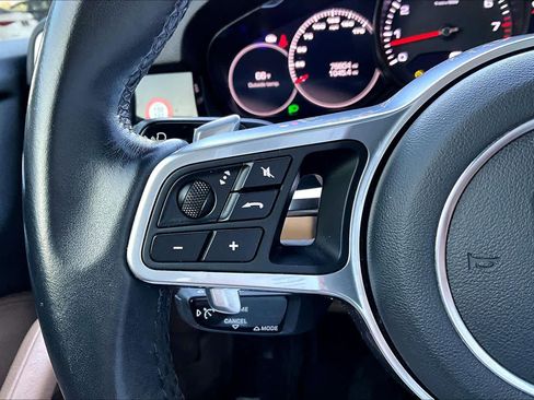 Used 2020 Porsche Cayenne image 23