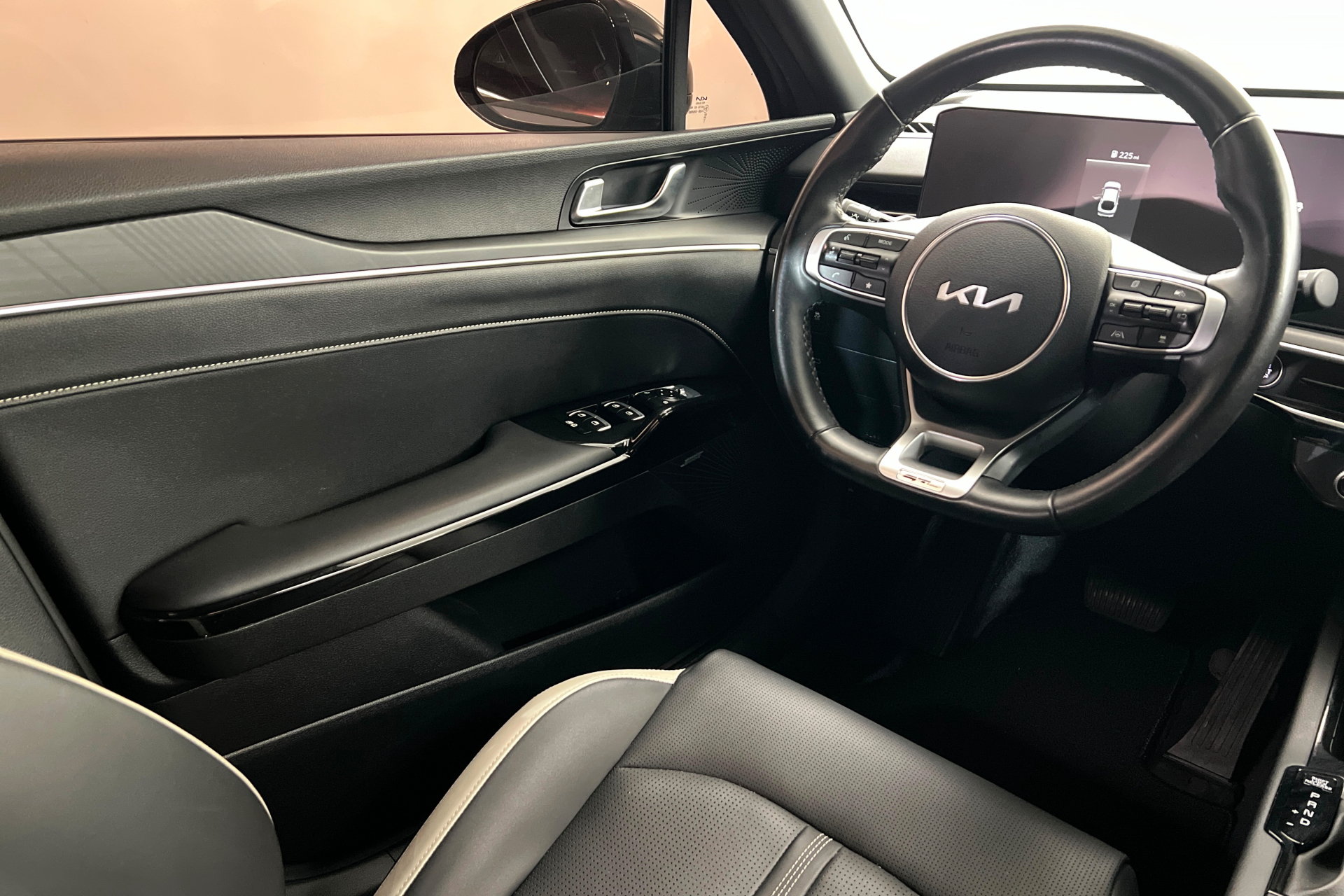 Used 2025 Kia K5 GT-Line w/ GT-Line Premium Package FWD image 11