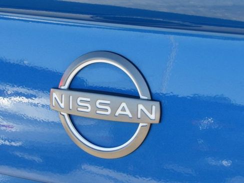Used 2024 Nissan Versa SR FWD image 12