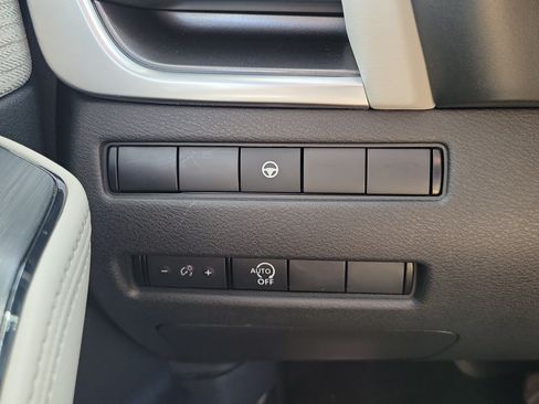 Certified 2023 Nissan Rogue SV FWD image 28