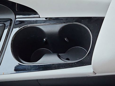 Used 2025 Hyundai Elantra Limited image 23