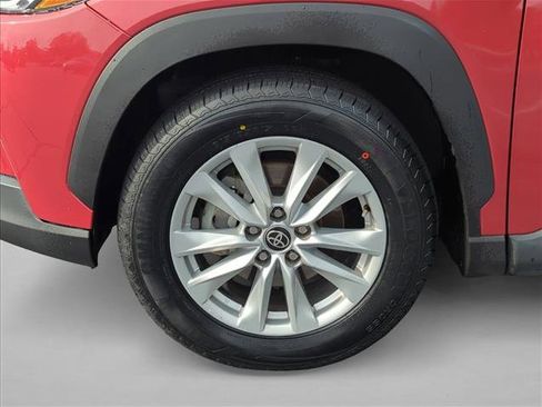 Used 2022 Toyota Corolla Cross LE image 27