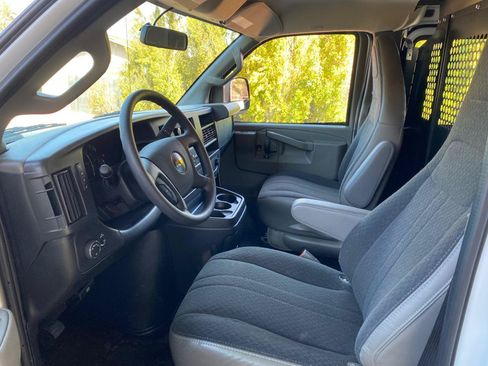 Used 2025 Chevrolet Express 2500 w/ Driver Convenience Package RWD image 28