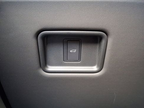 New 2026 Land Rover Range Rover SE image 19