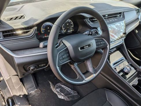 New 2026 Jeep Grand Cherokee Altitude AWD/4WD image 11