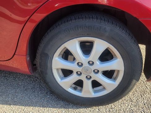 Used 2010 Toyota Camry LE FWD image 31
