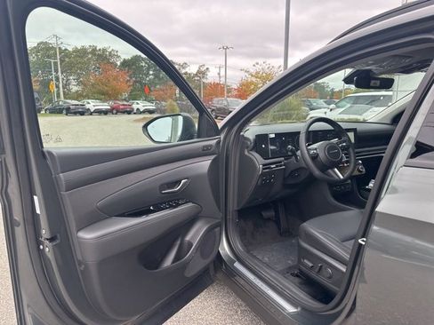 New 2025 Hyundai Tucson Limited image 10