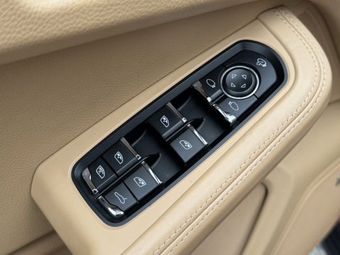 Used 2017 Porsche Macan S image 23