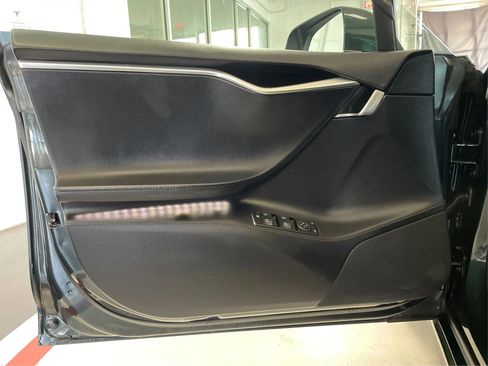 Used 2013 Tesla Model S image 23