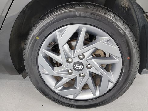 Used 2024 Hyundai Elantra SEL FWD image 11