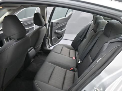 Used 2024 Nissan Altima 2.5 SV FWD image 25
