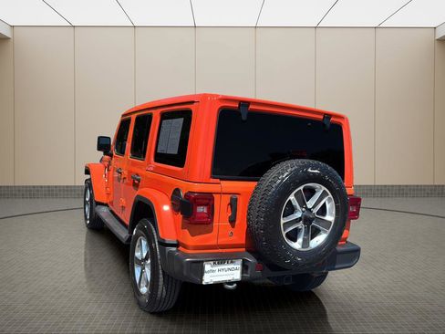 Used 2019 Jeep Wrangler Unlimited Sahara w/ LED Lighting Group AWD/4WD image 3