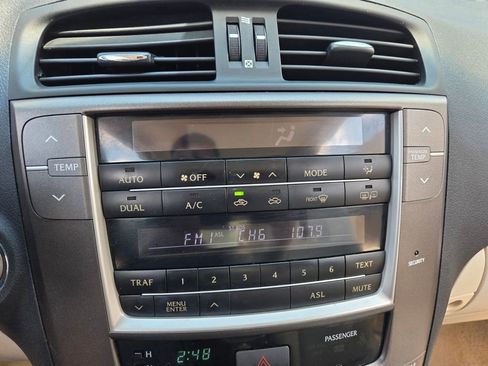 Used 2010 Lexus IS 250C RWD image 25