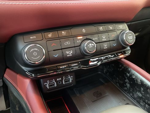 Used 2023 Dodge Durango SRT Hellcat AWD/4WD image 34