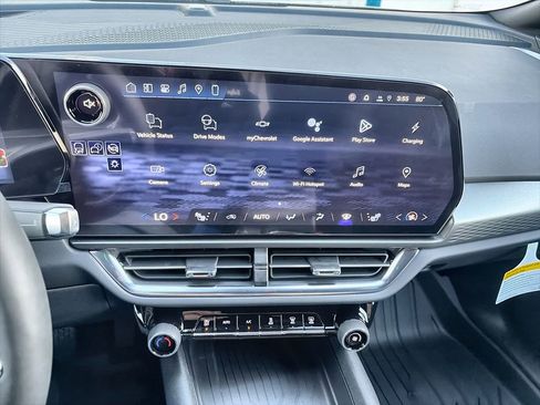 New 2026 Chevrolet Equinox EV LT image 36