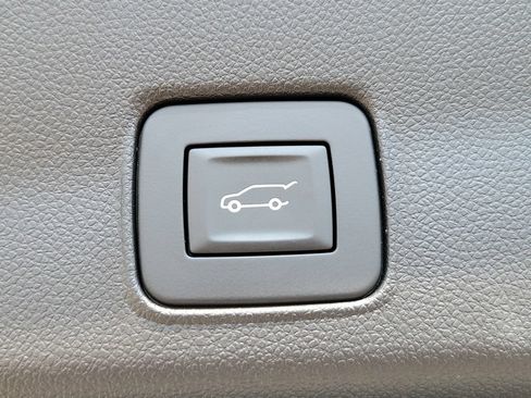 Used 2025 Chevrolet TrailBlazer LT w/ Convenience Package AWD/4WD image 33