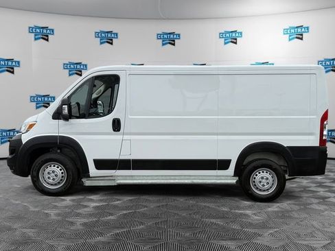 Used 2025 RAM ProMaster 2500 w/ U-Haul Equipment Group FWD image 2
