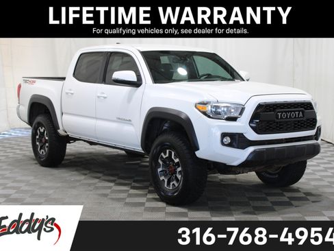 Used 2019 Toyota Tacoma TRD Off-Road image 1