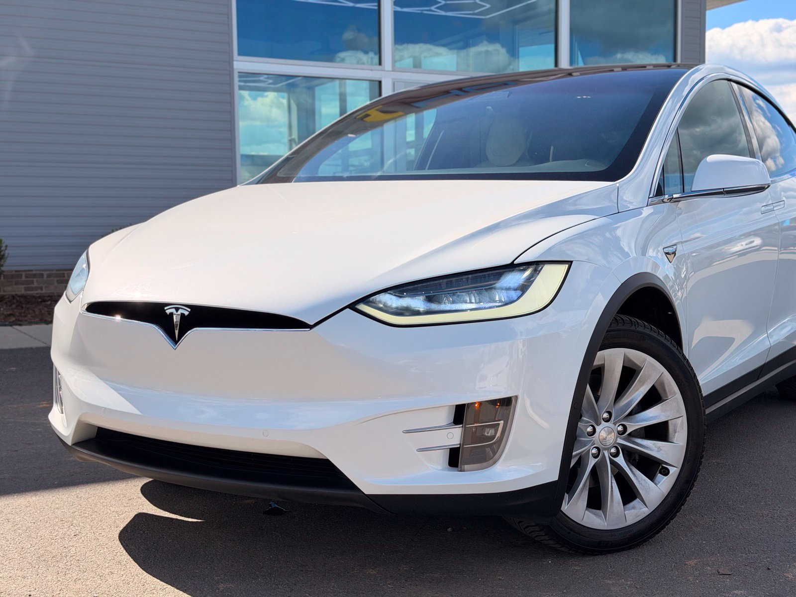 Used 2019 Tesla Model X 75D AWD/4WD image 15