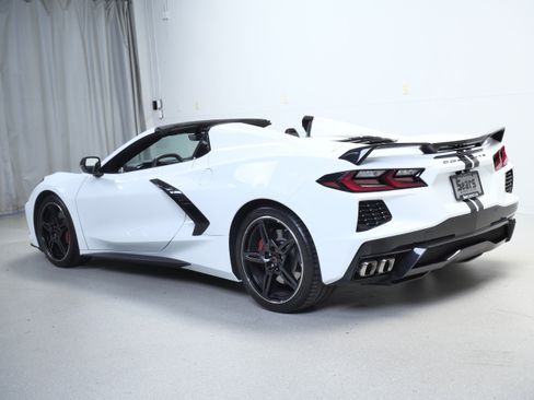 Used 2022 Chevrolet Corvette Stingray Preferred Conv w/ Z51 Performance Package RWD image 9