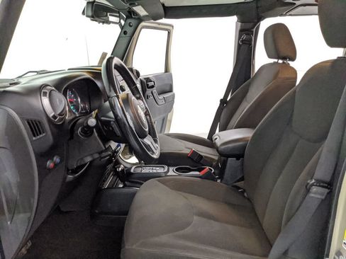 Used 2018 Jeep Wrangler Unlimited Sport S AWD/4WD image 16